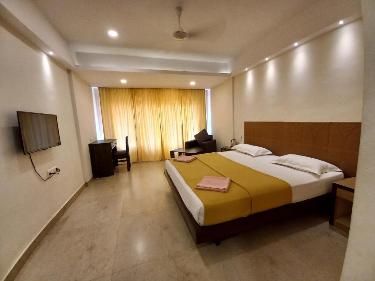 Famafa Hotel อารัมบล ภายนอก รูปภาพ
