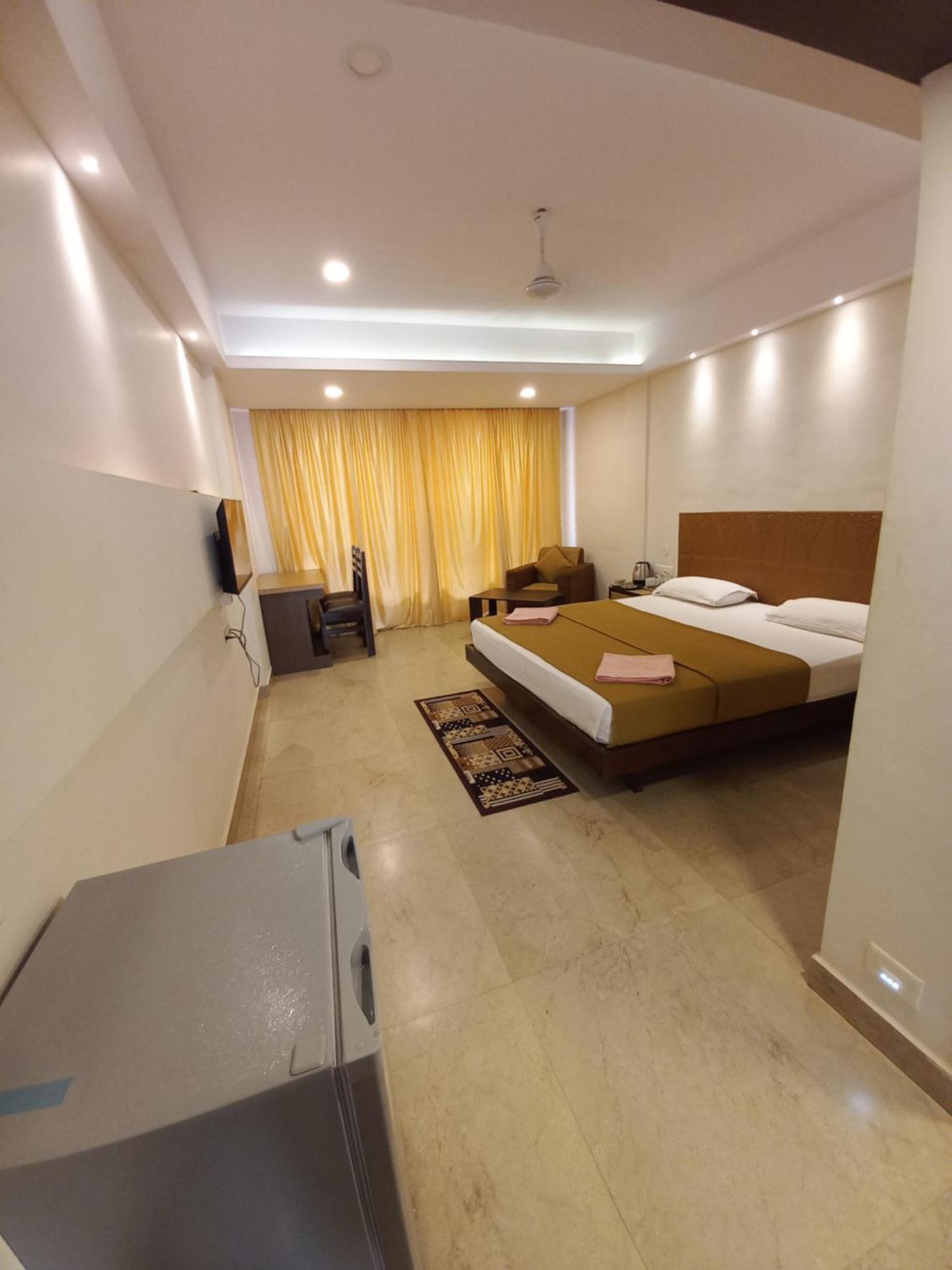 Famafa Hotel อารัมบล ภายนอก รูปภาพ